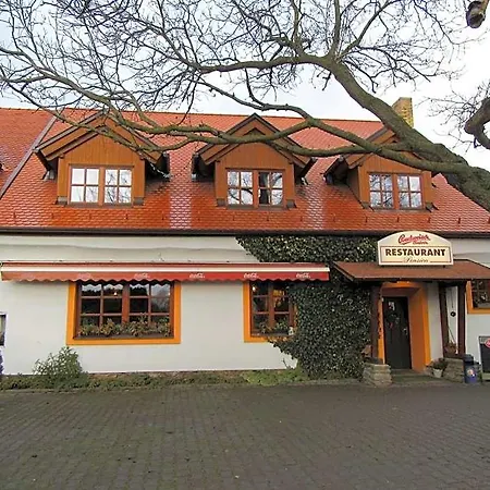 Pension&restaurant U Koňské Dráhy Holkov