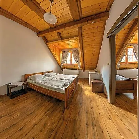 Pension&restaurant U Koňské Dráhy Holkov *