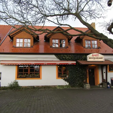 & Restaurant U Konske Drahy Holkov