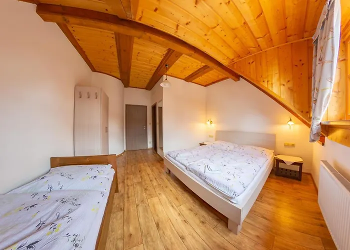 Hotel Pension&restaurant U Koňské Dráhy Holkov *